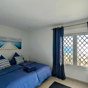 beautiful-apartment-right-on-the-beach.es-andalucia.com/